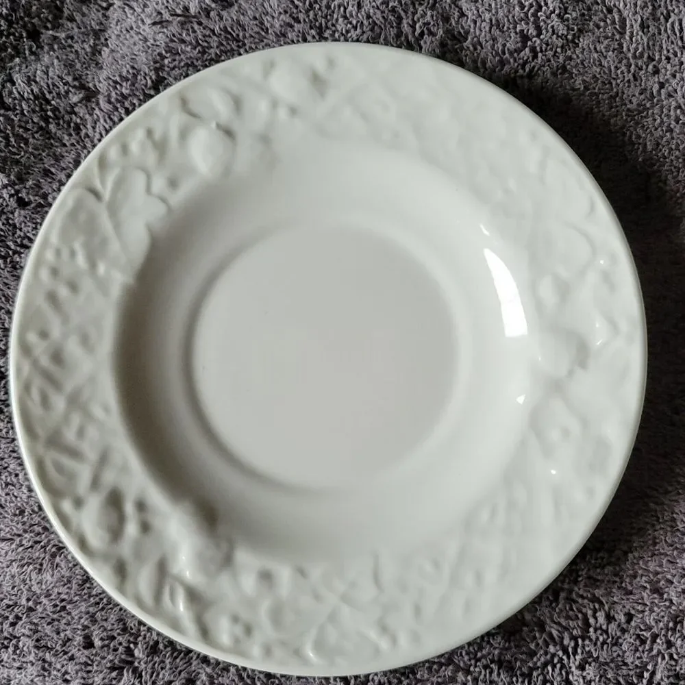 International Tableworks‎ Arbor China Saucer White with strawberry pattern